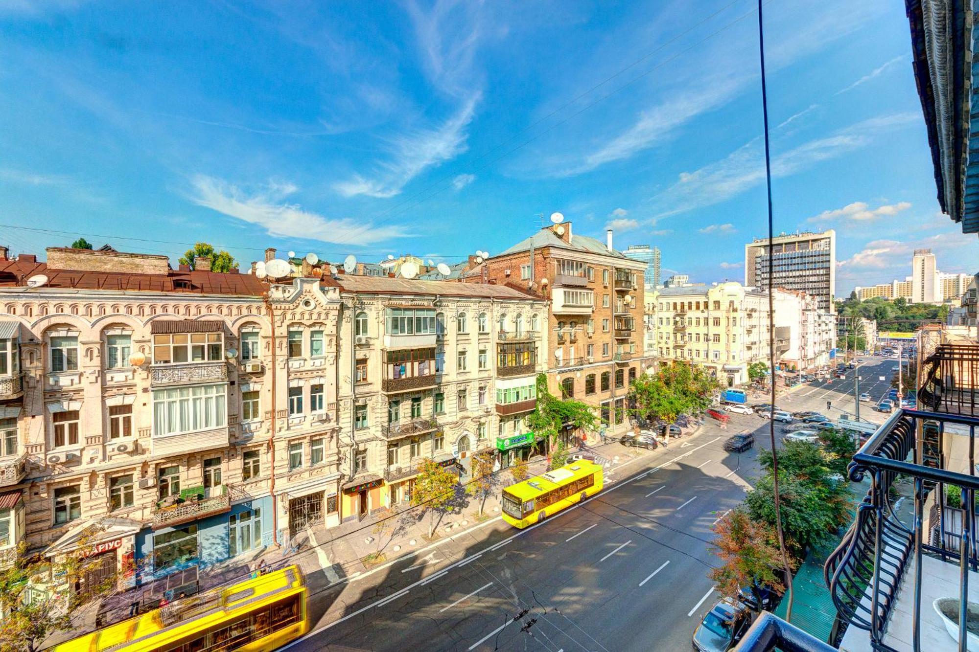 2-кімнатні в центрі, м олімпійська Apartment Kyiv